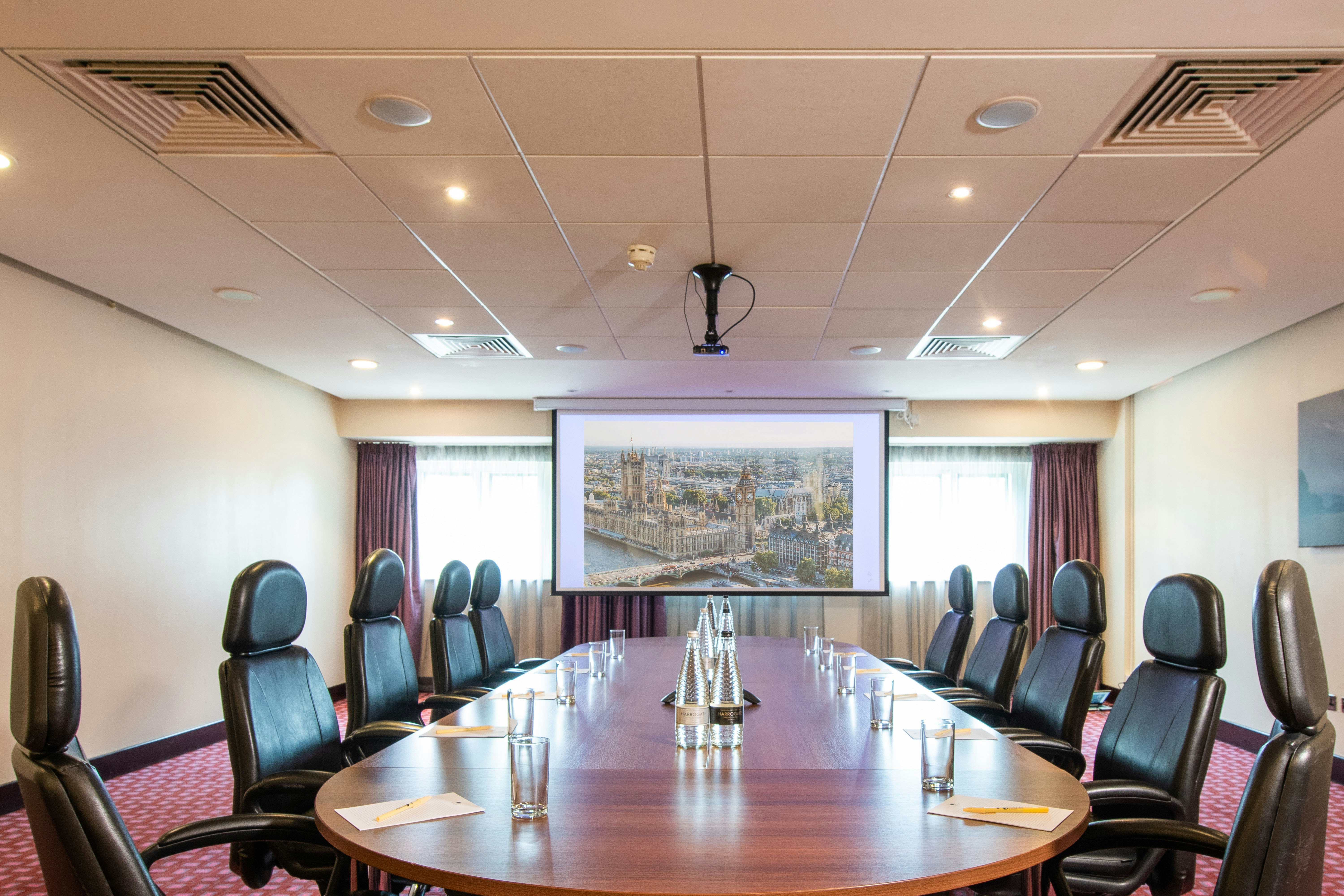 DOUBLETREE BY HILTON HOTEL LONDON HEATHROW AIRPORT 21/26