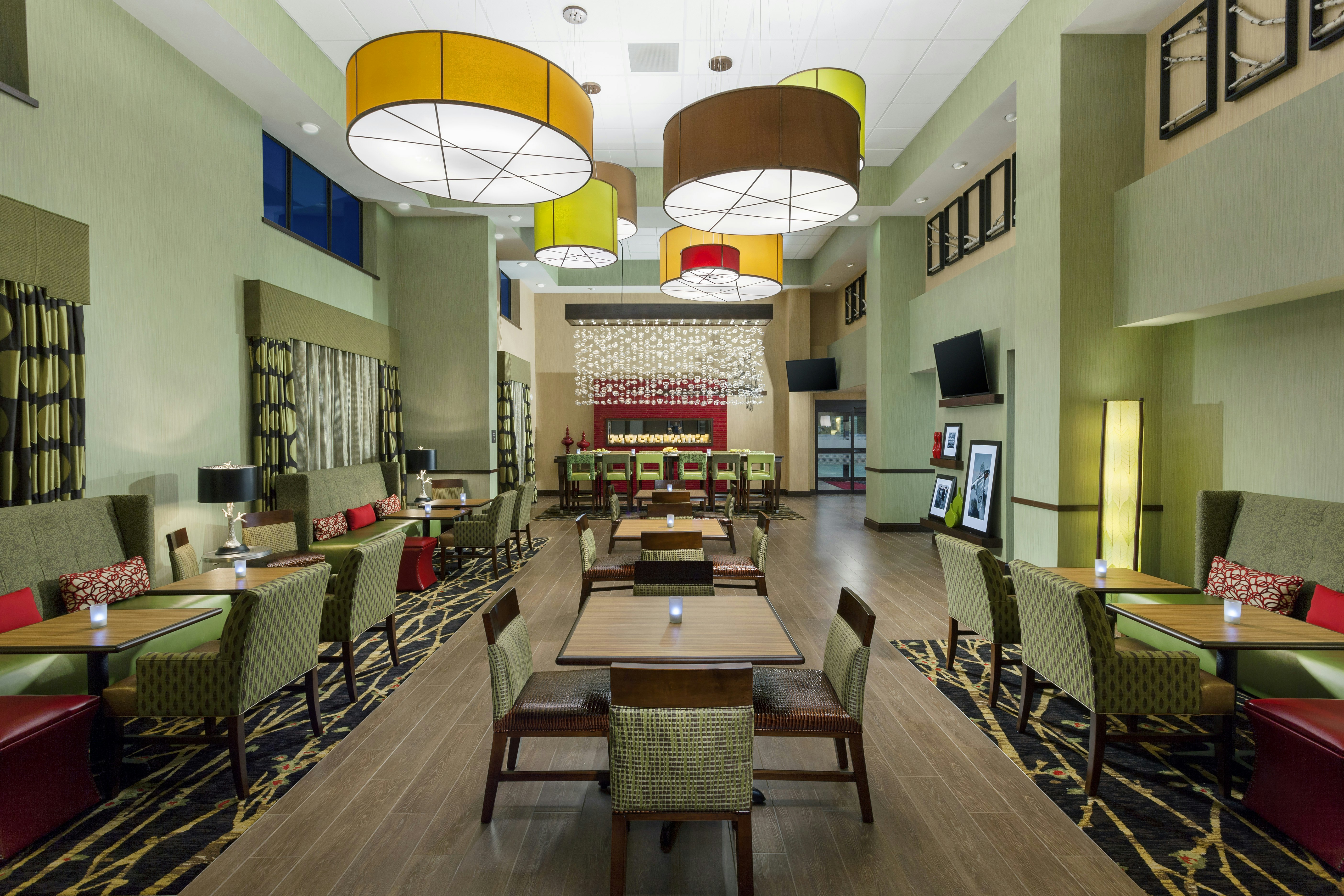 Hampton Inn & Suites Williamsport-Faxon Exit 31/45