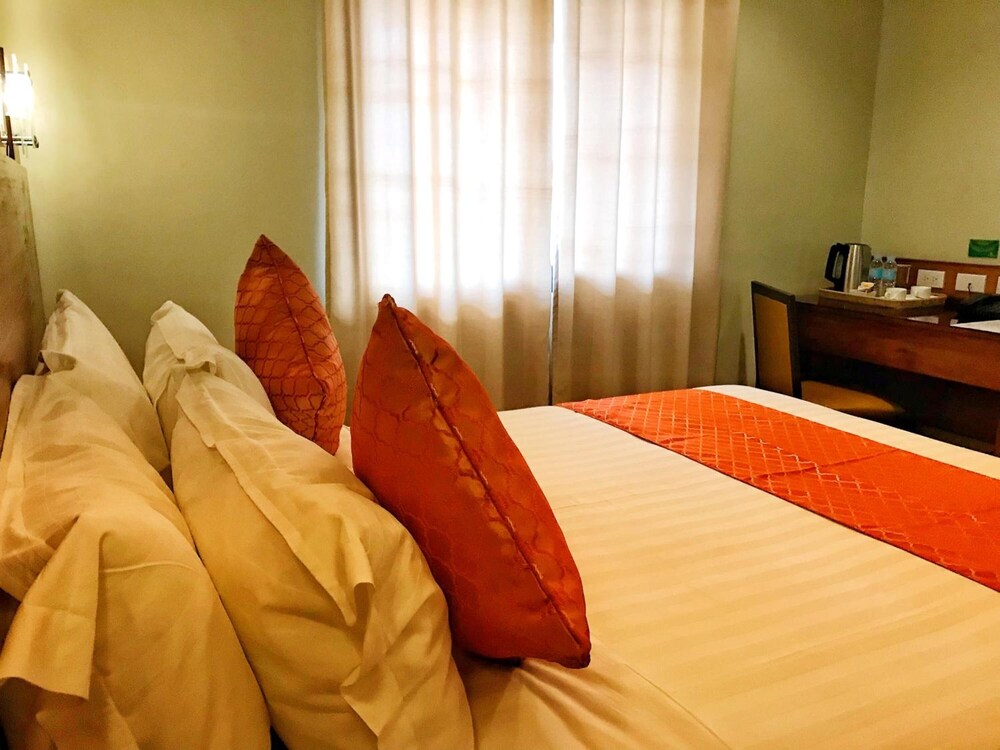 Coron Soleil Express Hotel 42/65