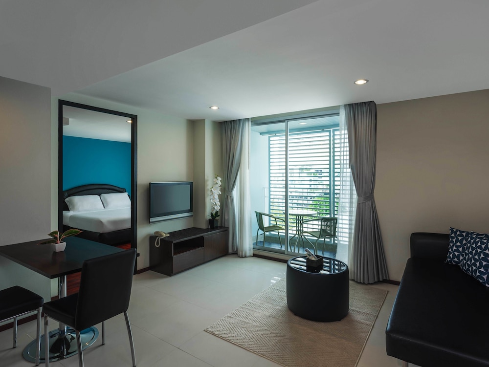 Silom Lofts Hotel 37/47