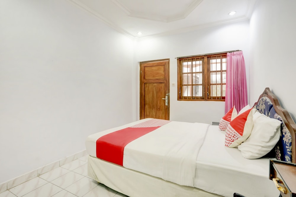 OYO 3261 Hotel Ratu 16/30