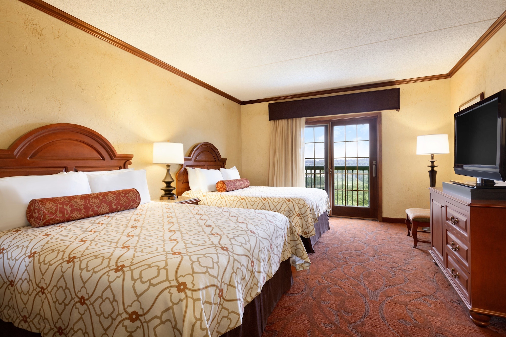 STANDARD, 2 QUEEN BEDS