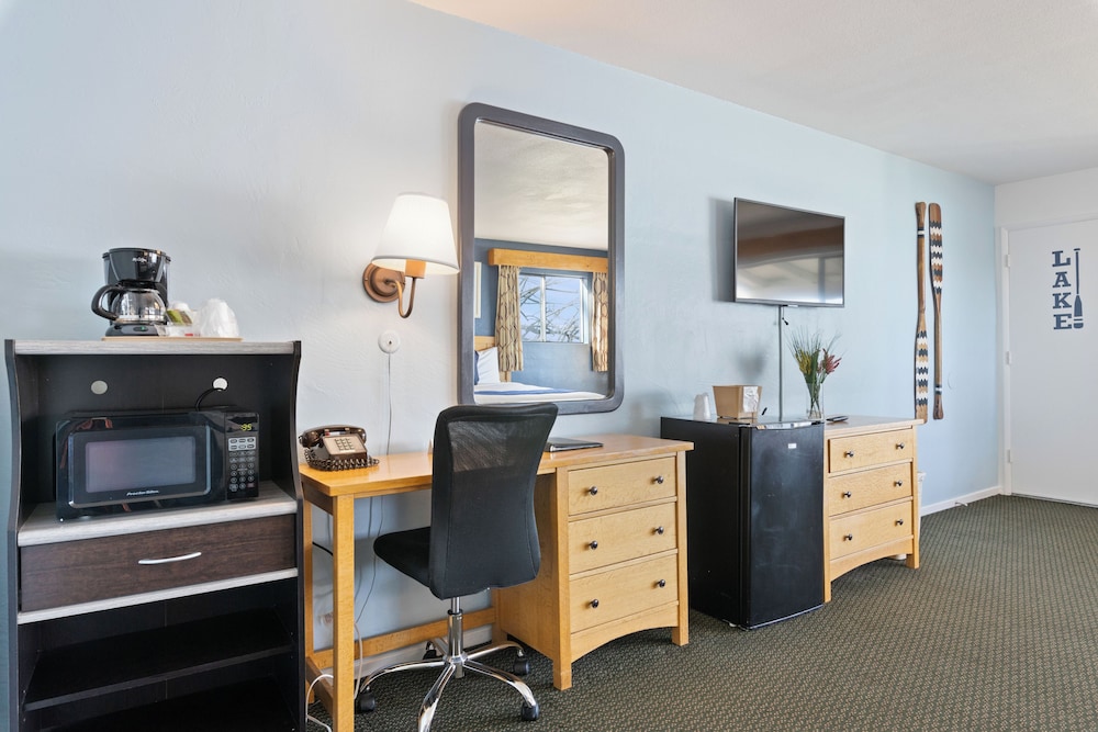 Skylark Shores Resort 30/50