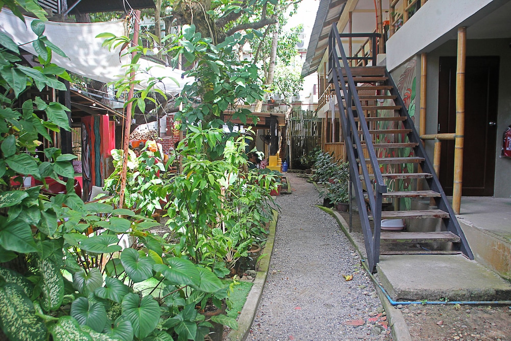 The Lazy Dog Bed And Breakfast 47/60