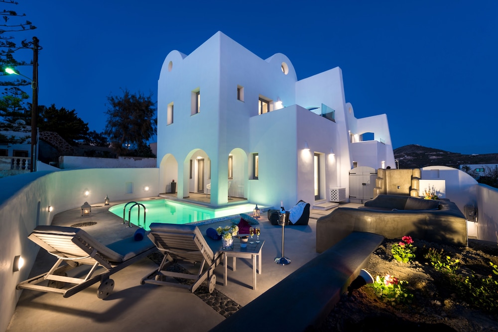 White Harmony Suites 9/69