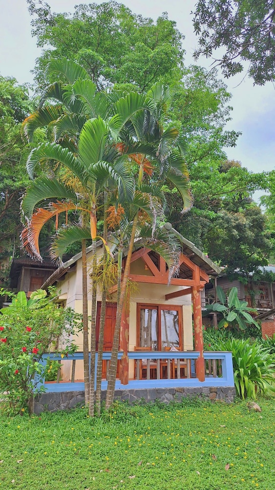 Ancarine Beach Resort 60/72