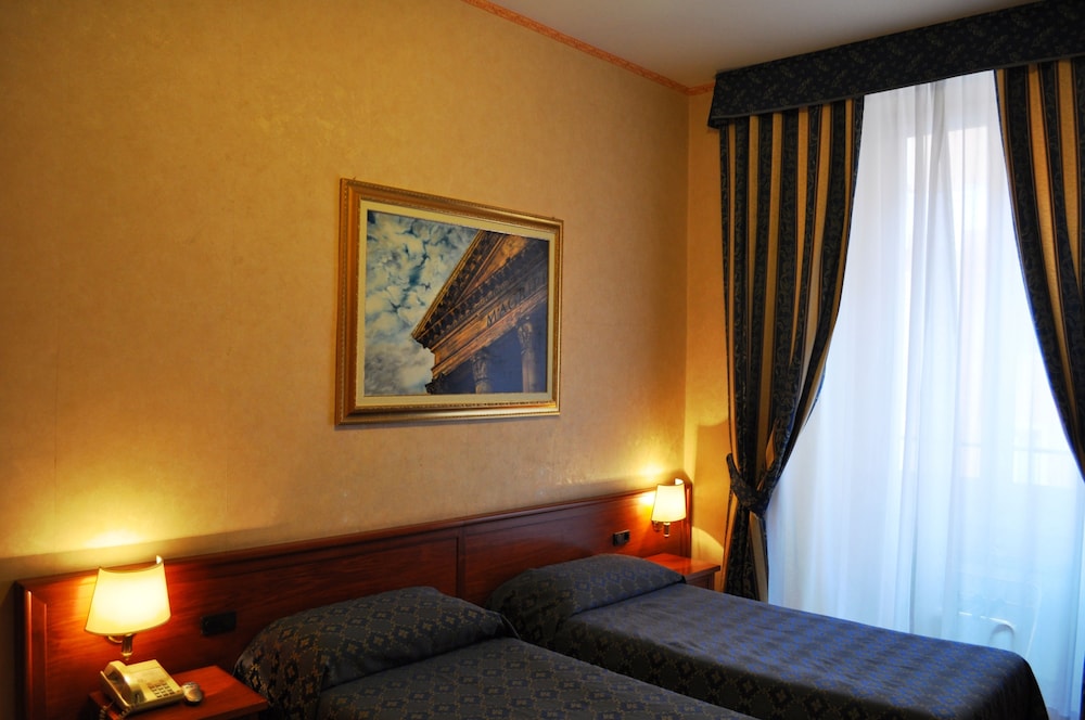 Orlanda Hotel 18/50