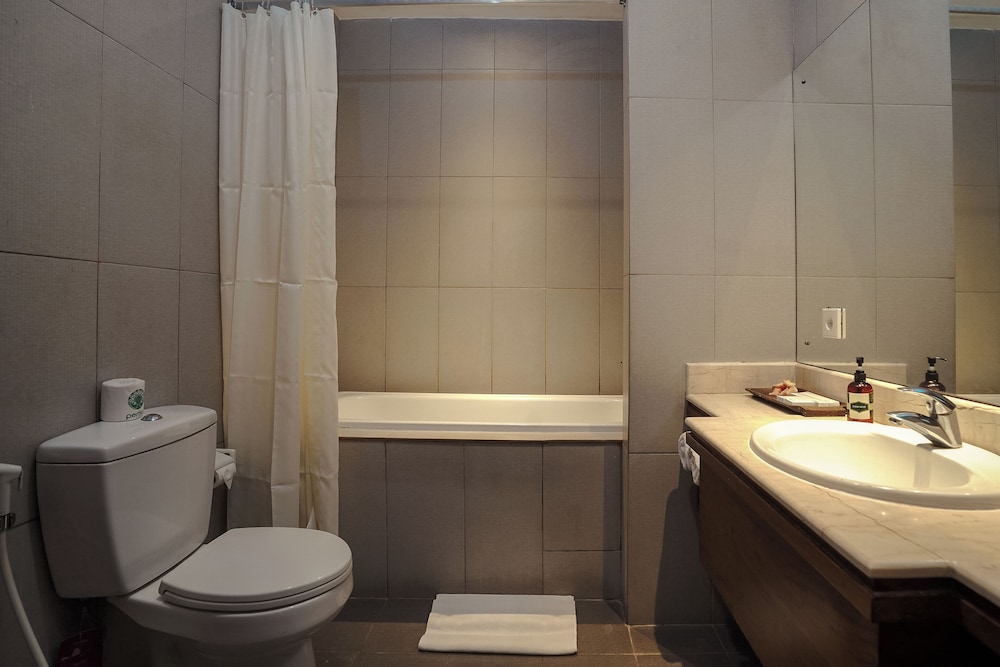 Pertiwi Resort Spa 86/87