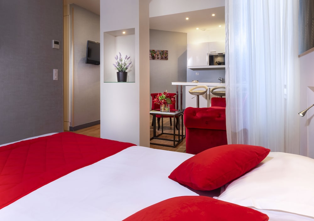 AMBRE HOTEL 16/39