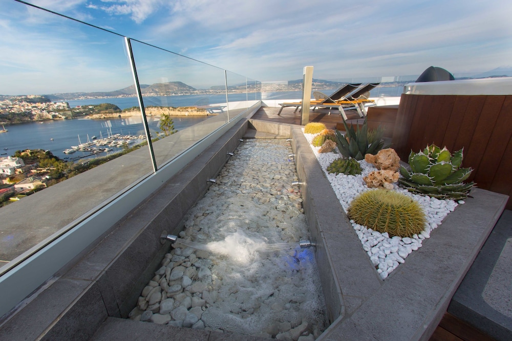 swimming pool spa