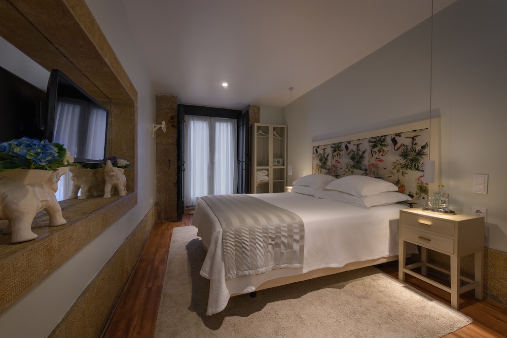 ROOM, DOUBLE OR TWIN BED, SMALL