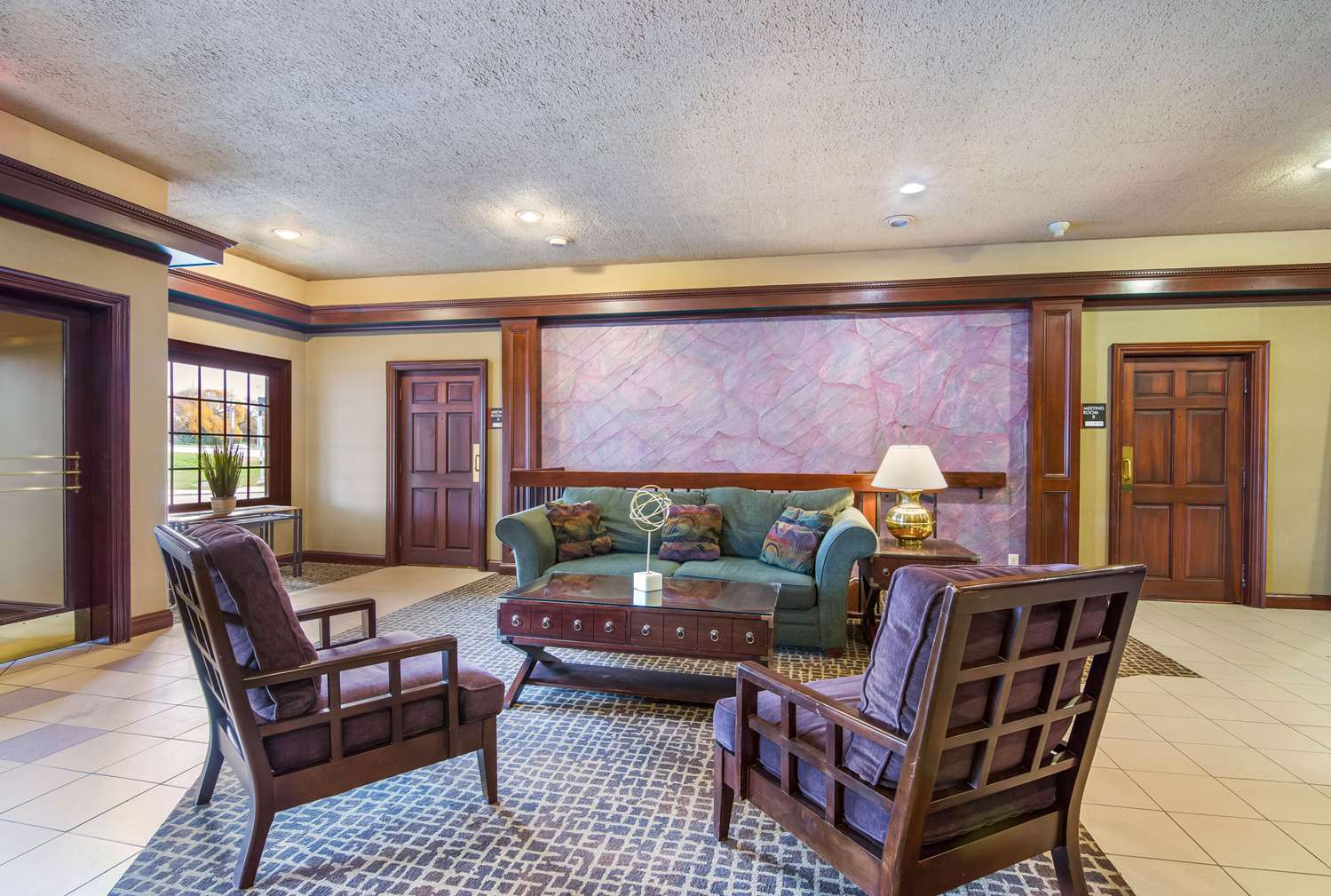Cayuga Blu Hotel 5/21