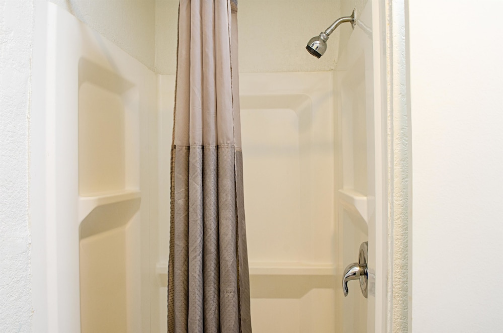 Motel6 Modesto, CA - Downtown 33/49