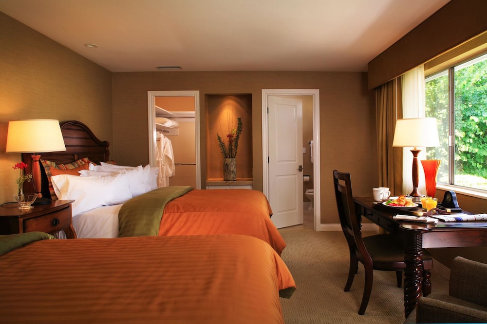 WEST BEACH INN A COAST HOTEL 19/65