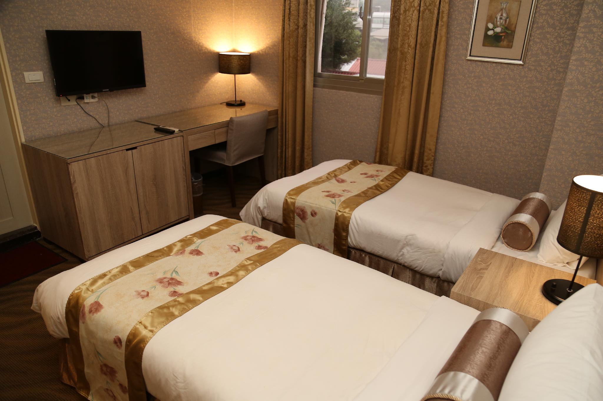Room, 2 Double and Twin Beds