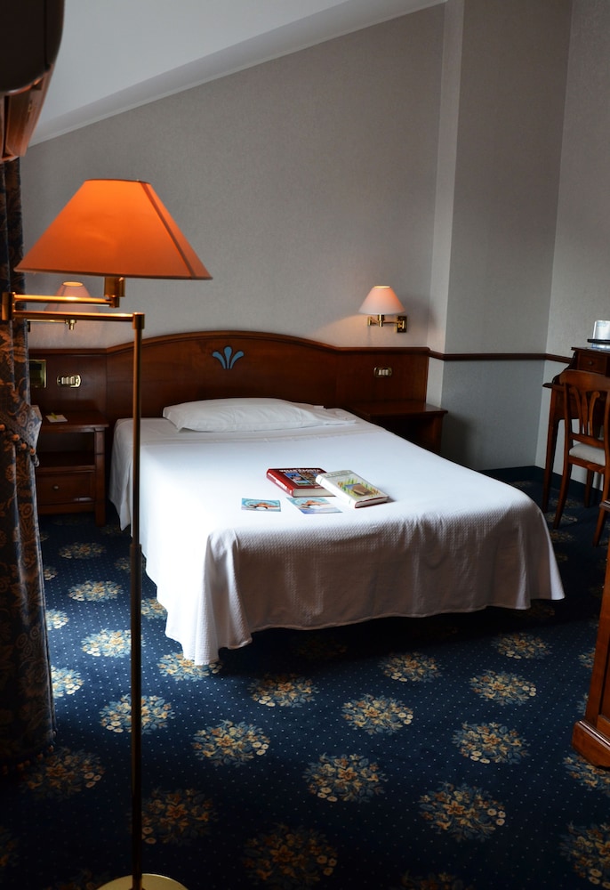 Hotel della Ville 43/55