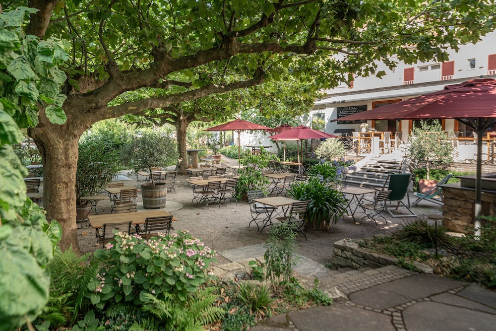 Landhotel Alte Post 73/78