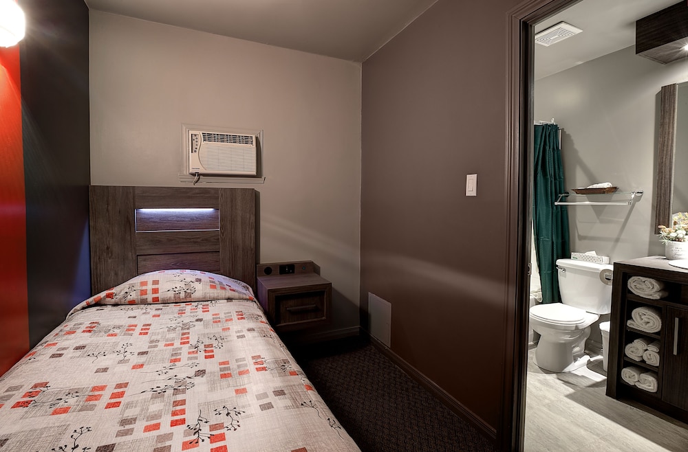 HOTEL MOTEL LE CHATEAUGUAY 9/26