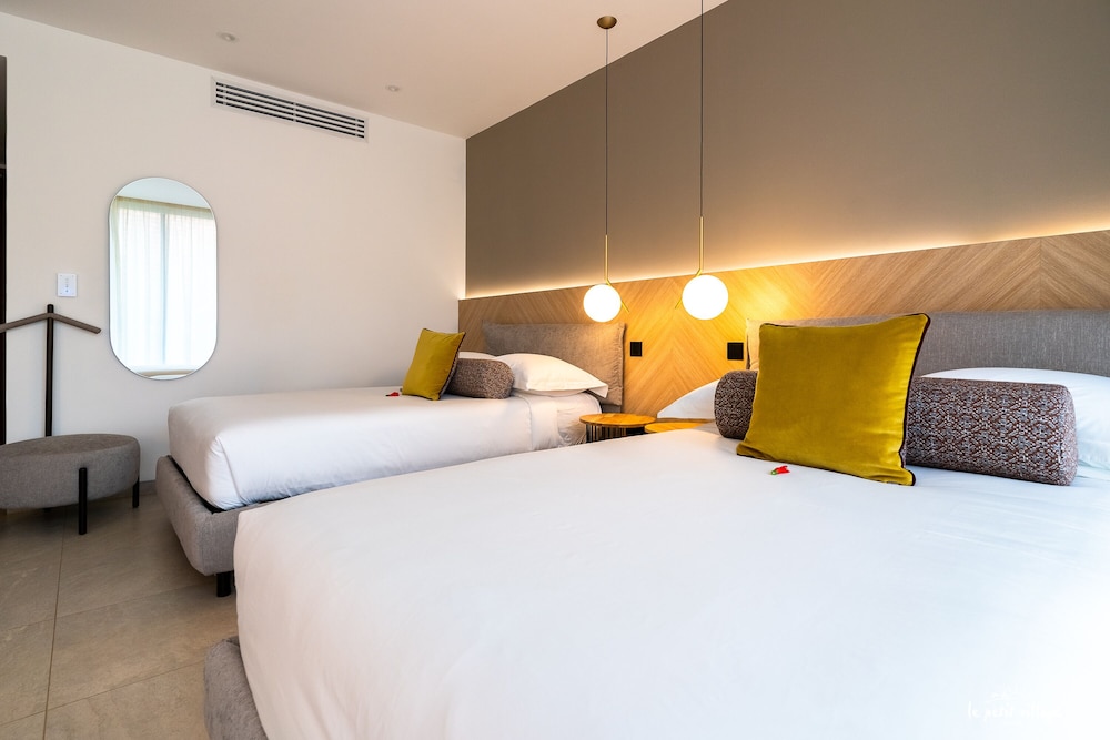 Le Petit Village Hotel 9/50