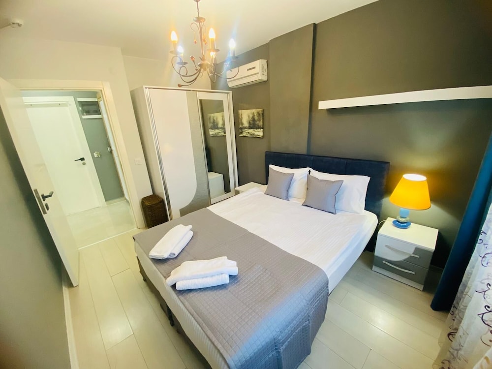DELUXE, APARTMENT, BALCONY