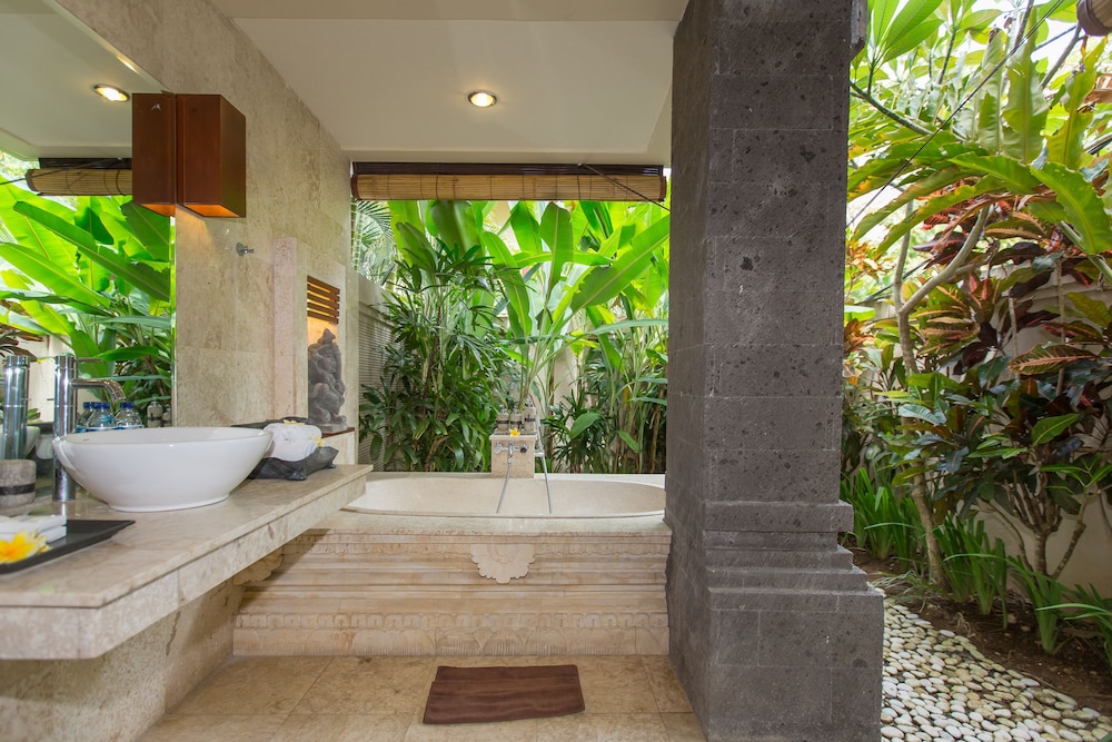 Villa Lidwina By Nagisa Bali 40/47