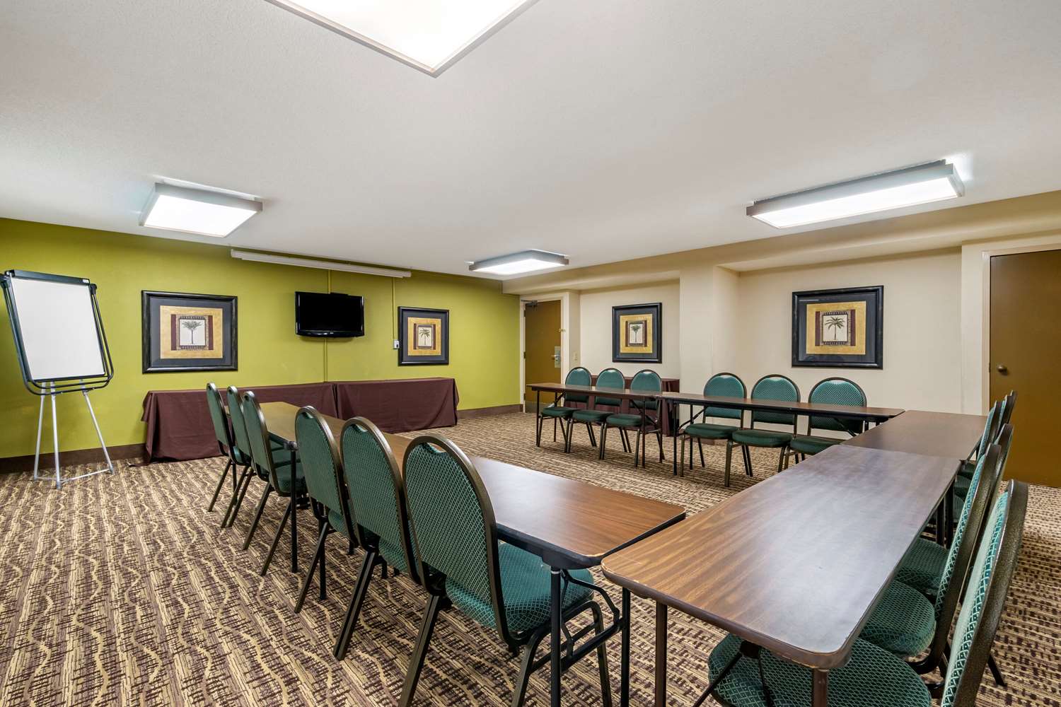 Comfort Inn & Suites St. Pete - Clearwater International Airport 21/41