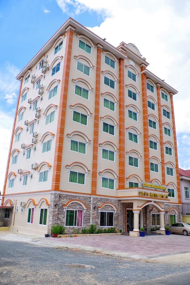Golden Star Inn 2/40