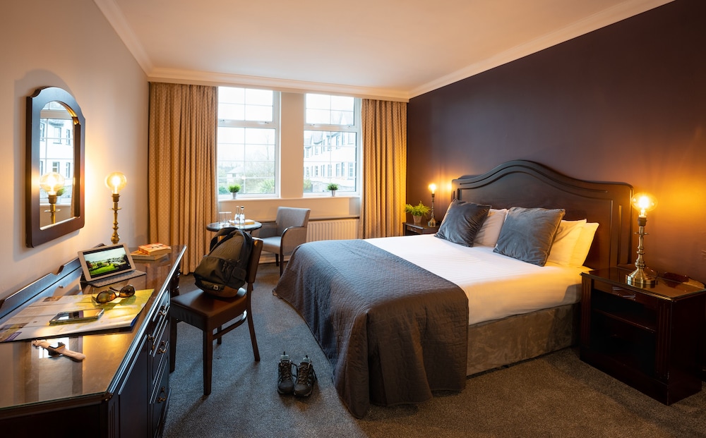 TWIN TREES HOTEL AND LEISURE CLUB(FORMERLY Downhill House Hotel) 13/54