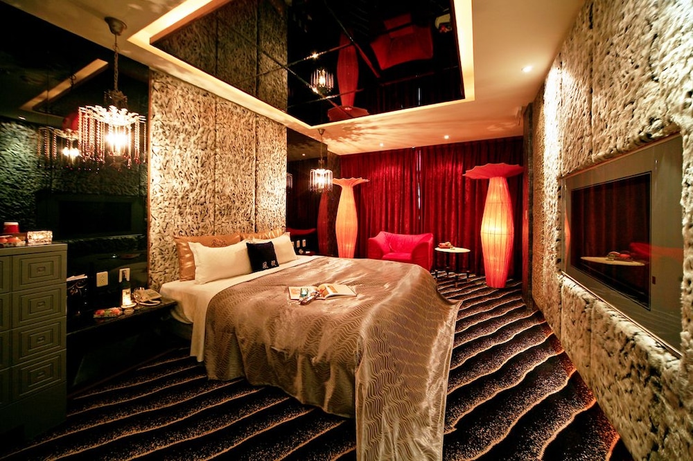 TYPE C, SUPERIOR, DOUBLE BED