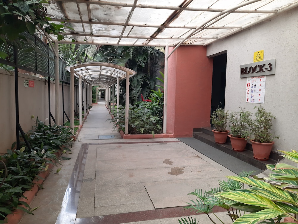 NAGARJUNA SUITES 40/43