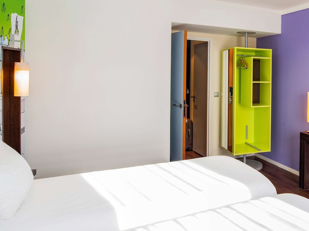 Ibis Styles Evry Cathedrale 8/48