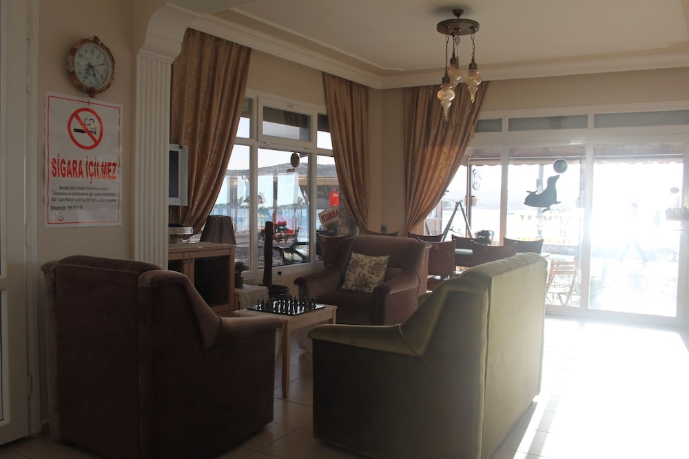 Foca Kumsal Hotel 18/50