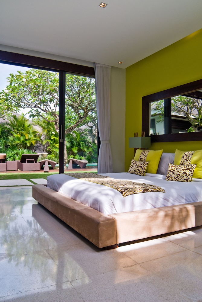 Chandra Bali Villas 16/48
