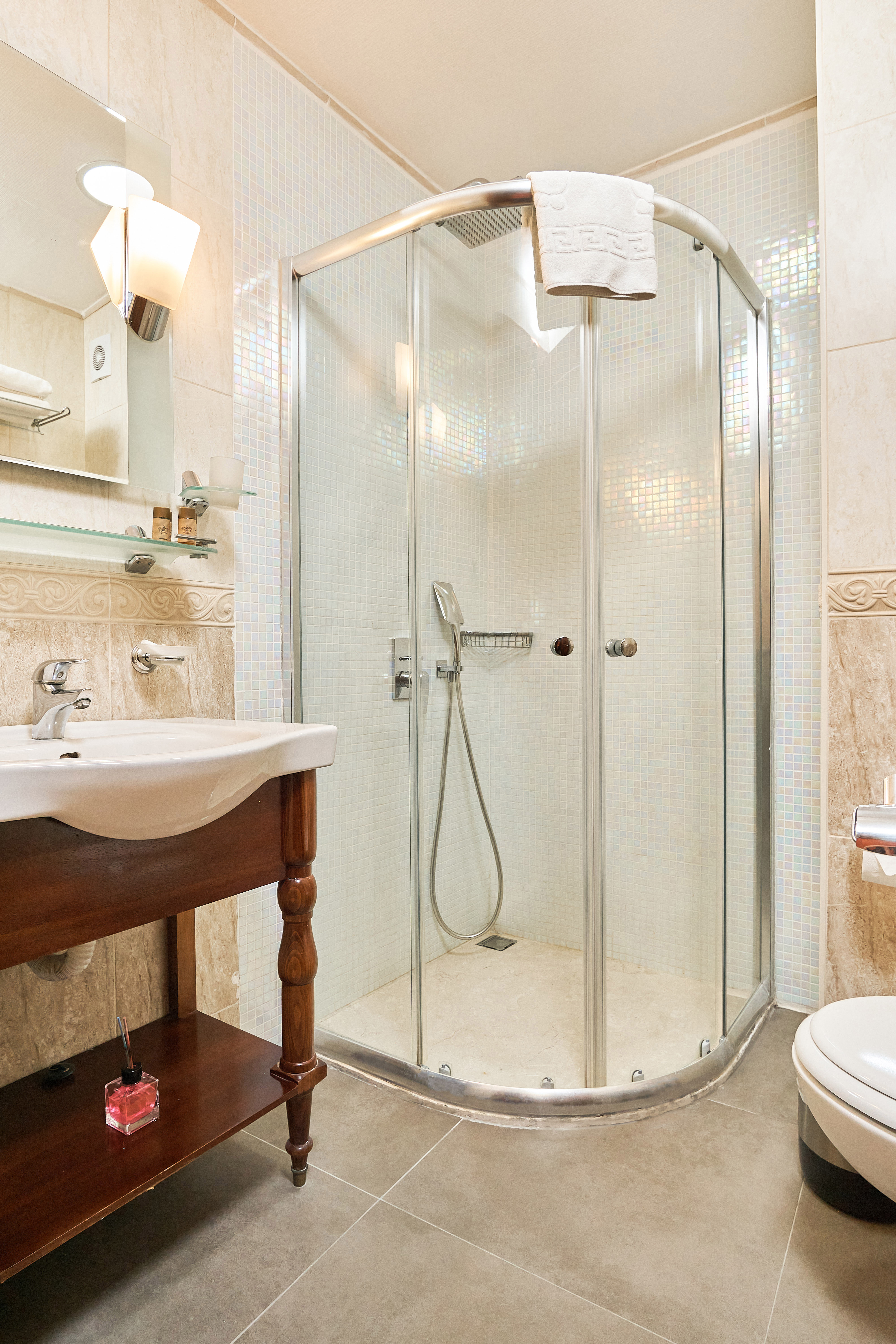 غرفة بسرير مزدوج، Best Western Empire Palace 8/10