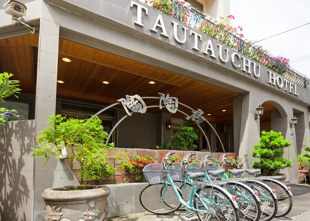 Tau Tau Chu Hotel 6/66