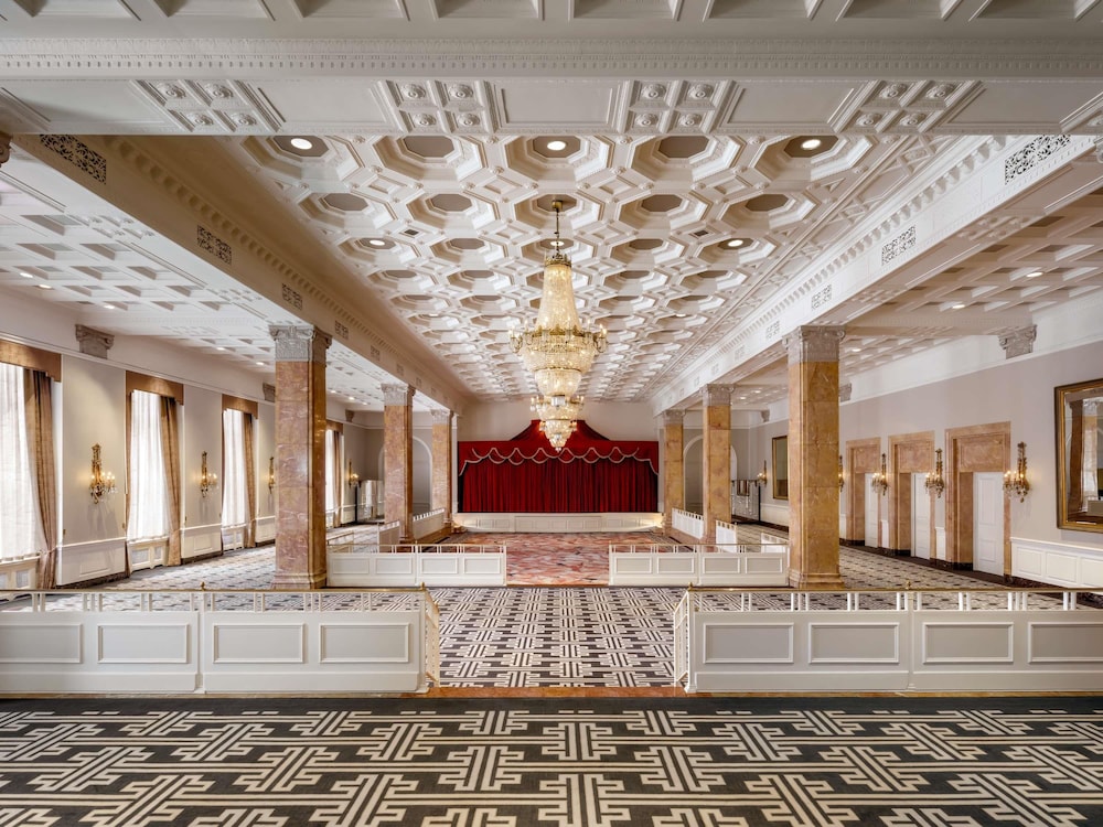 Fairmont Royal York Gold Experience 4/50
