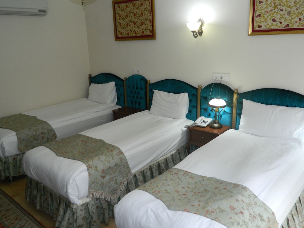 Basileus Hotel 16/79