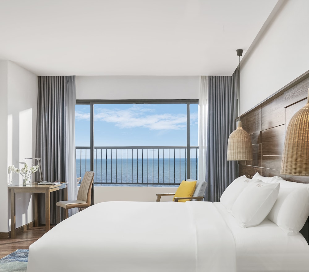 GRAND, DELUXE, OCEAN VIEW, BALCONY