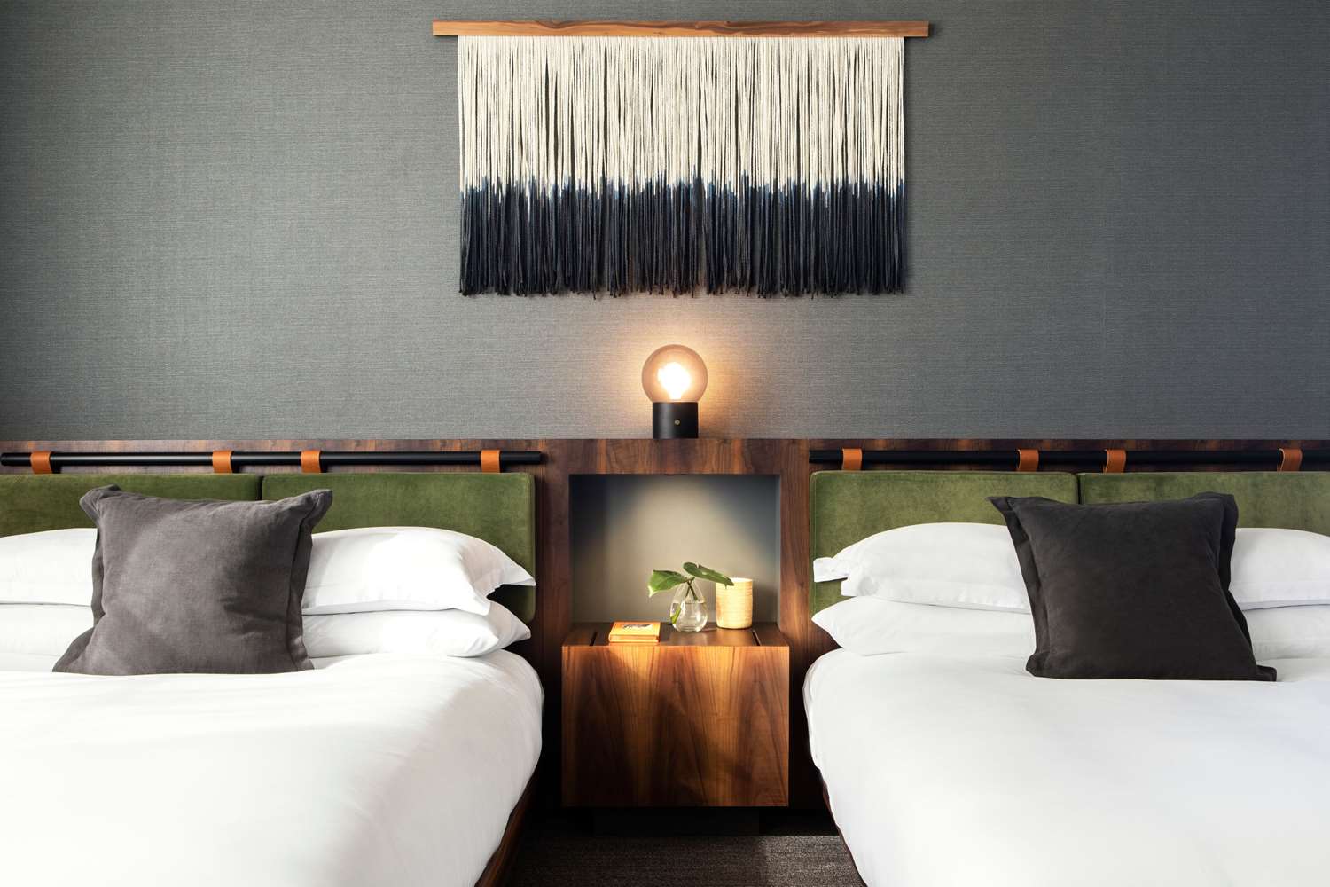 DELUXE, 2 QUEEN BEDS, ACCESSIBLE