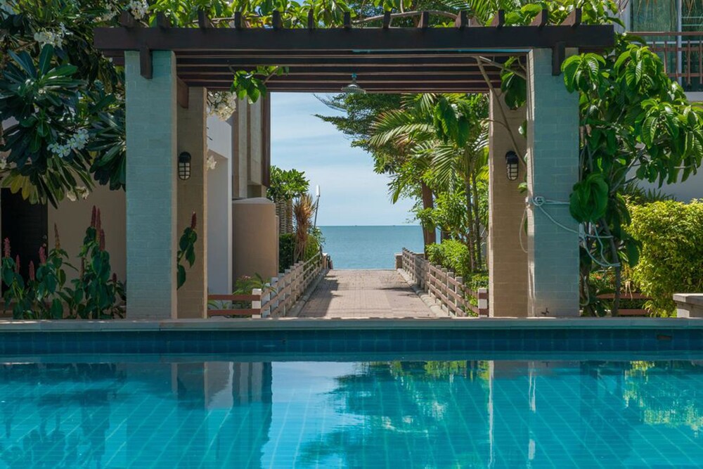 Simantra Private Villas 20/24
