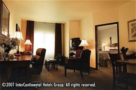 STAYBRIDGE SUITES GUELPH 55/78