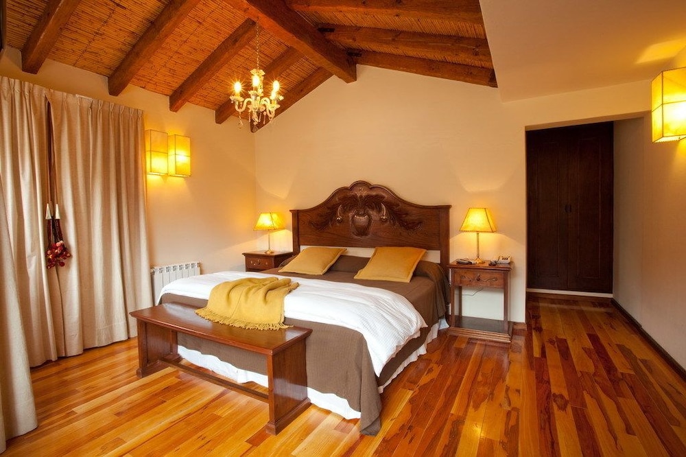 Marques de Tojo Hotel 9/63