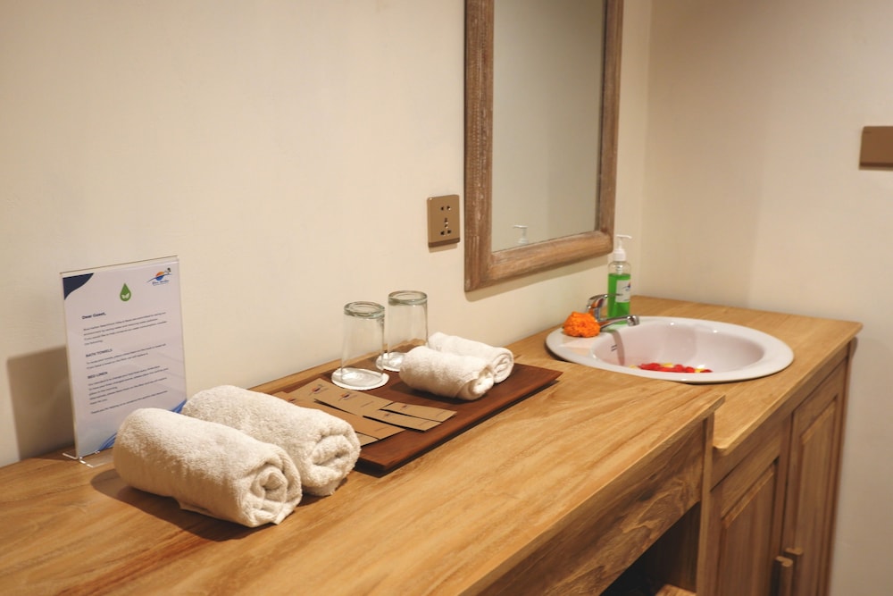 Blue Harbor Beachfront Villas Resto 30/48
