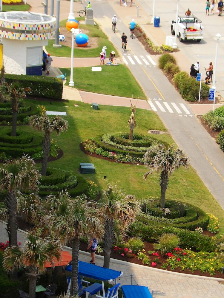 The Breakers Resort Inn 22/29