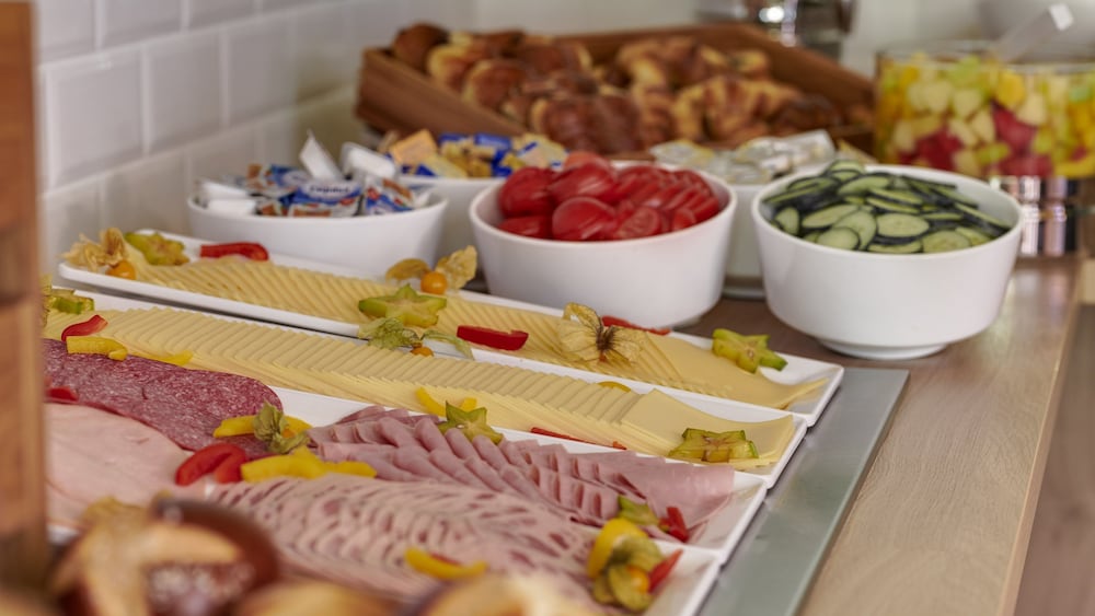 HOLIDAY INN EXPRESS COLOGNE TROISDORF 27/42