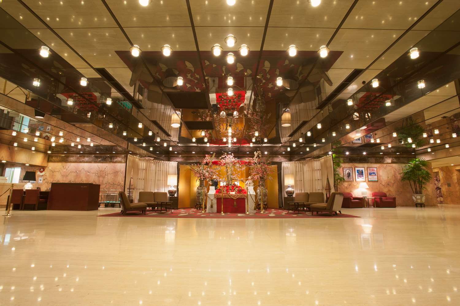 Rose Hotel Yokohama, WorldHotels Distinctive 8/40