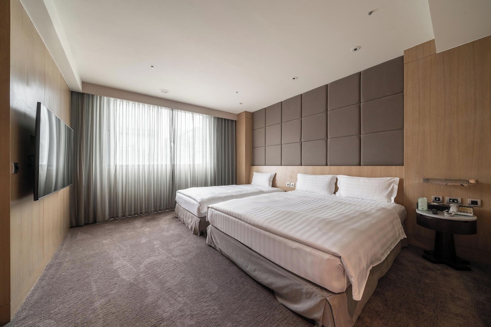 1 BEDROOM, DELUXE, SUITE