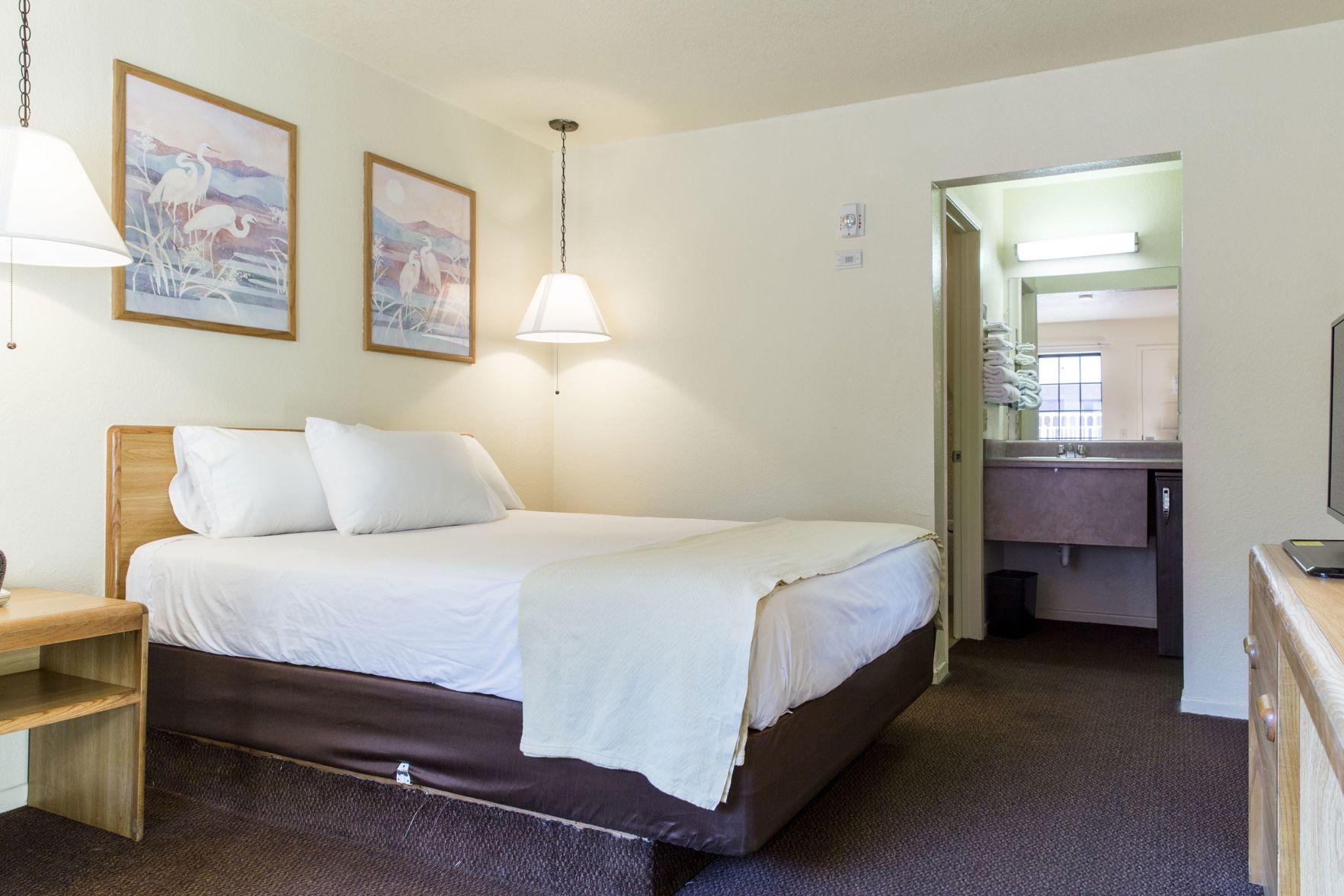 Premier Inns Thousand Oaks 13/32