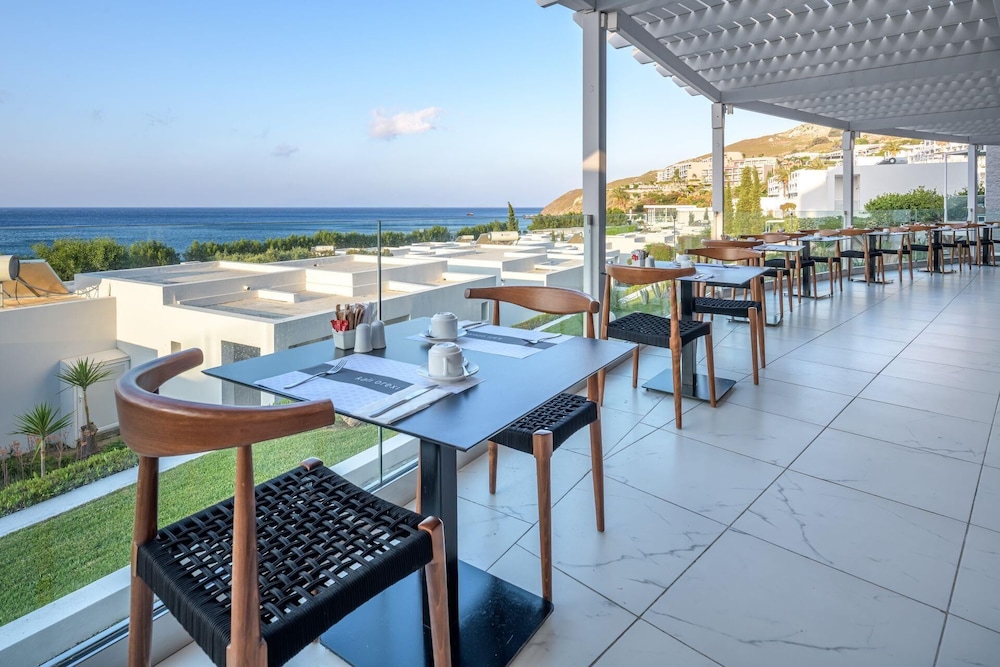 Dimitra Beach Hotel and Suites 65/76