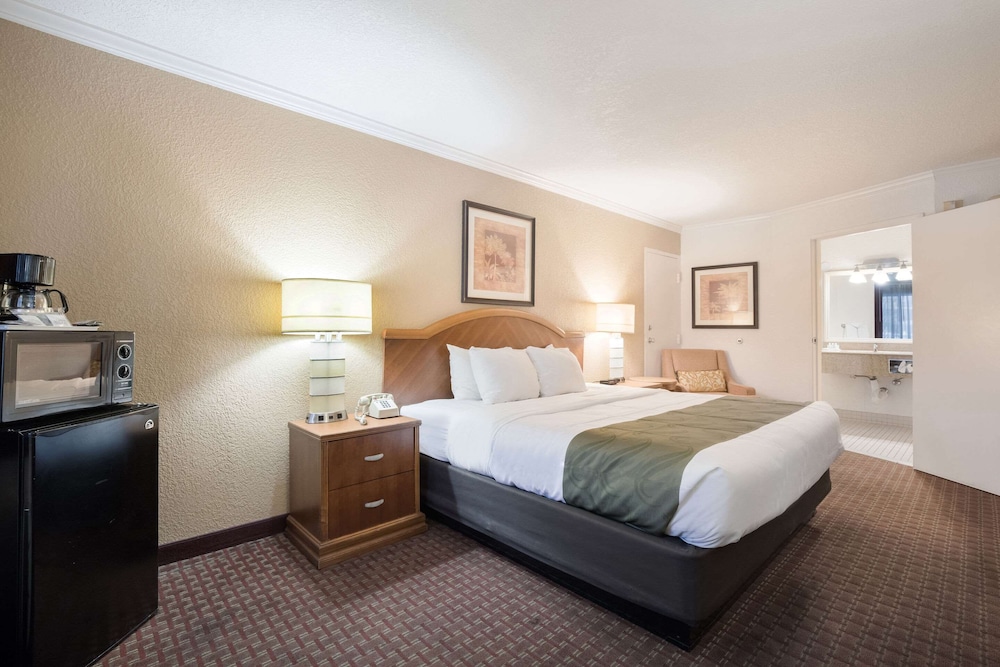 Quality Inn Suites Lake Havasu City 21/55